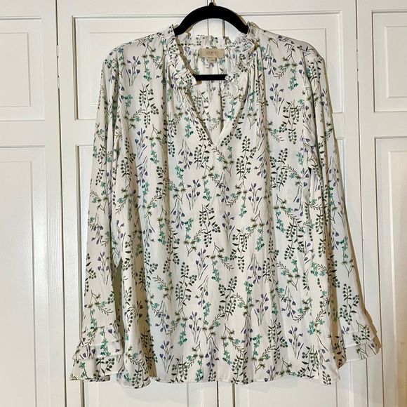 LOFT Tops - Loft floral ruffle blouse blue and green floral size large